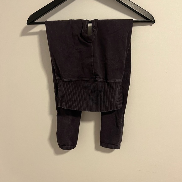 Good Karma set w/ High-Rise 7/8 Length Good Karma Leggings + long sleeve top - Picture 7 of 11